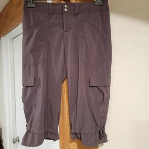 Athleta - Dipper Cargo Capri, tie bottom, brown, SZ 2. Excellent Condition!